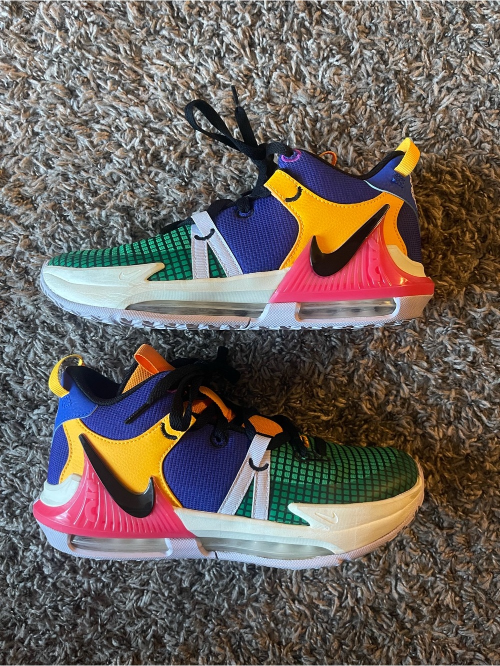 Nike LeBron Witness 7 GS Multi-Color Basketball Shoes Size 6.5Y FQ8170-585